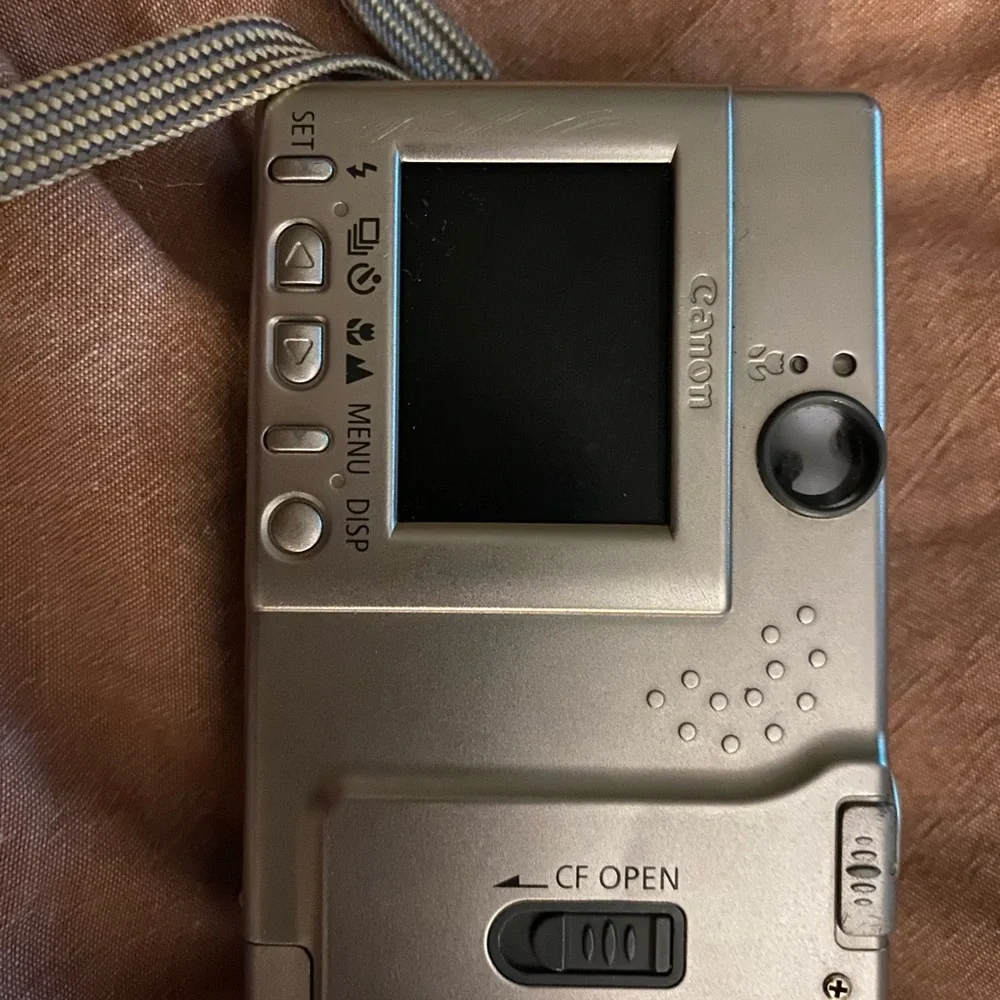 Canon Silver Digital Camera with Compact Design and User-Friendly Features